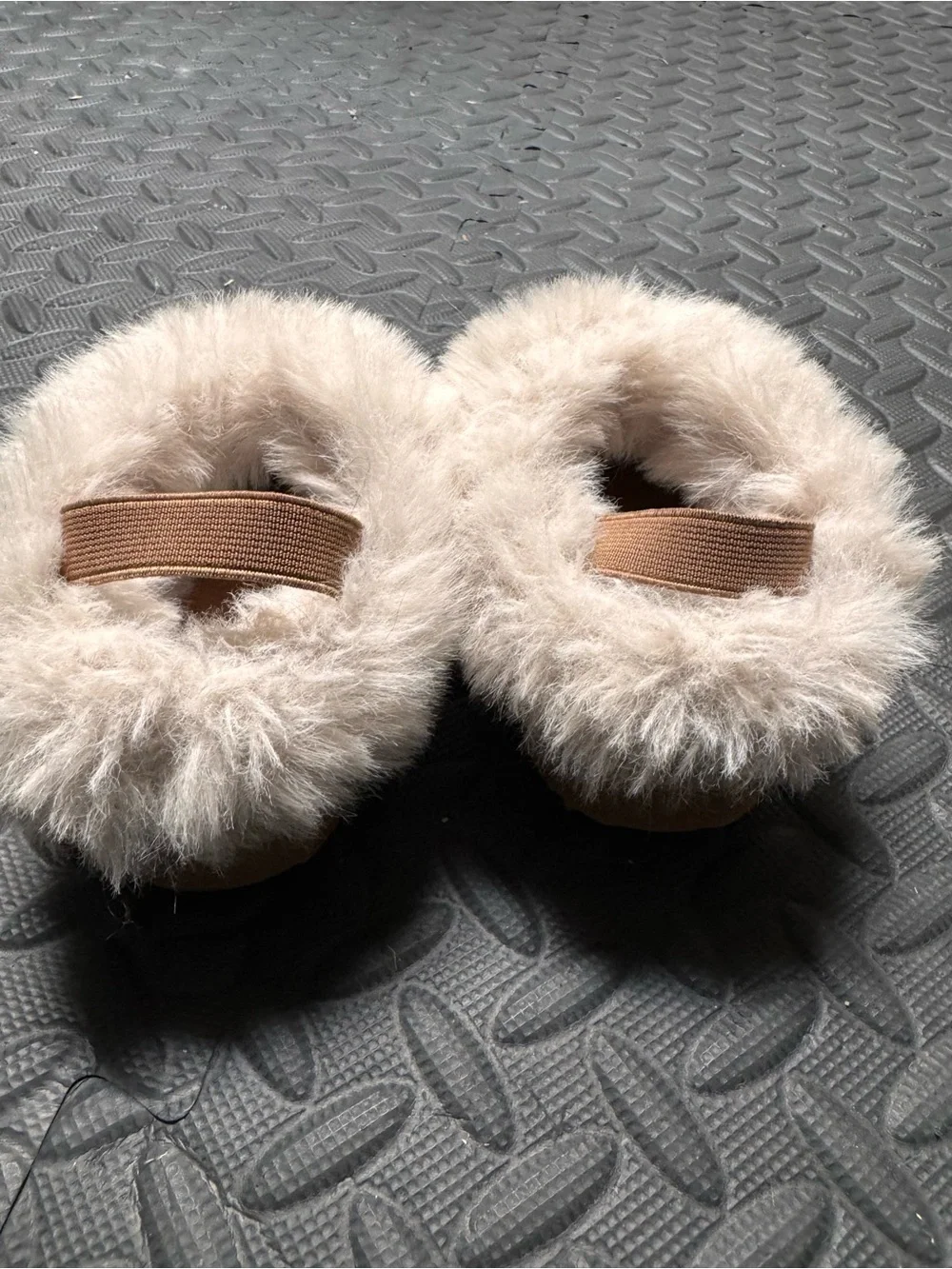 Toddler Girls' Tan Faux-Shearling Slippers